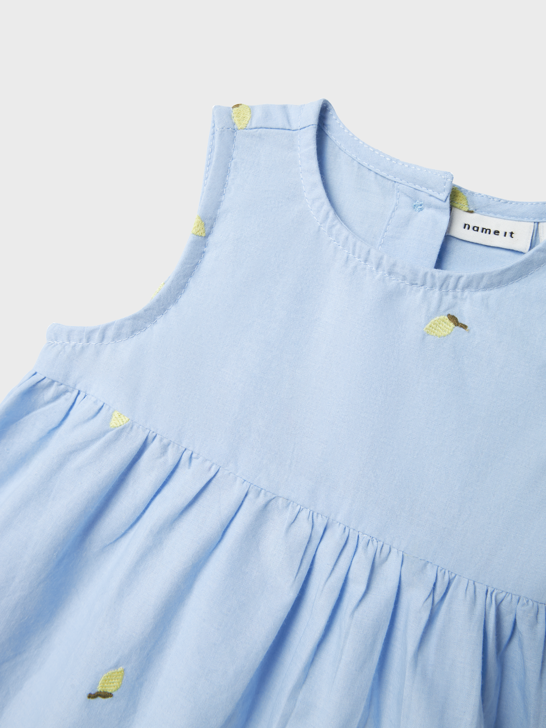 model_shot-front_full